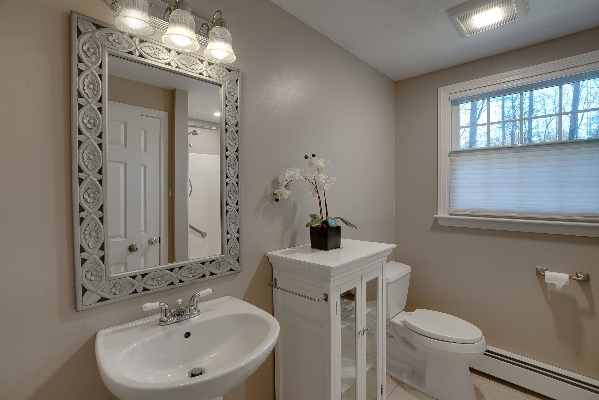 11 Warren Way Amherst, NH 03031 - Photo 10 of 34