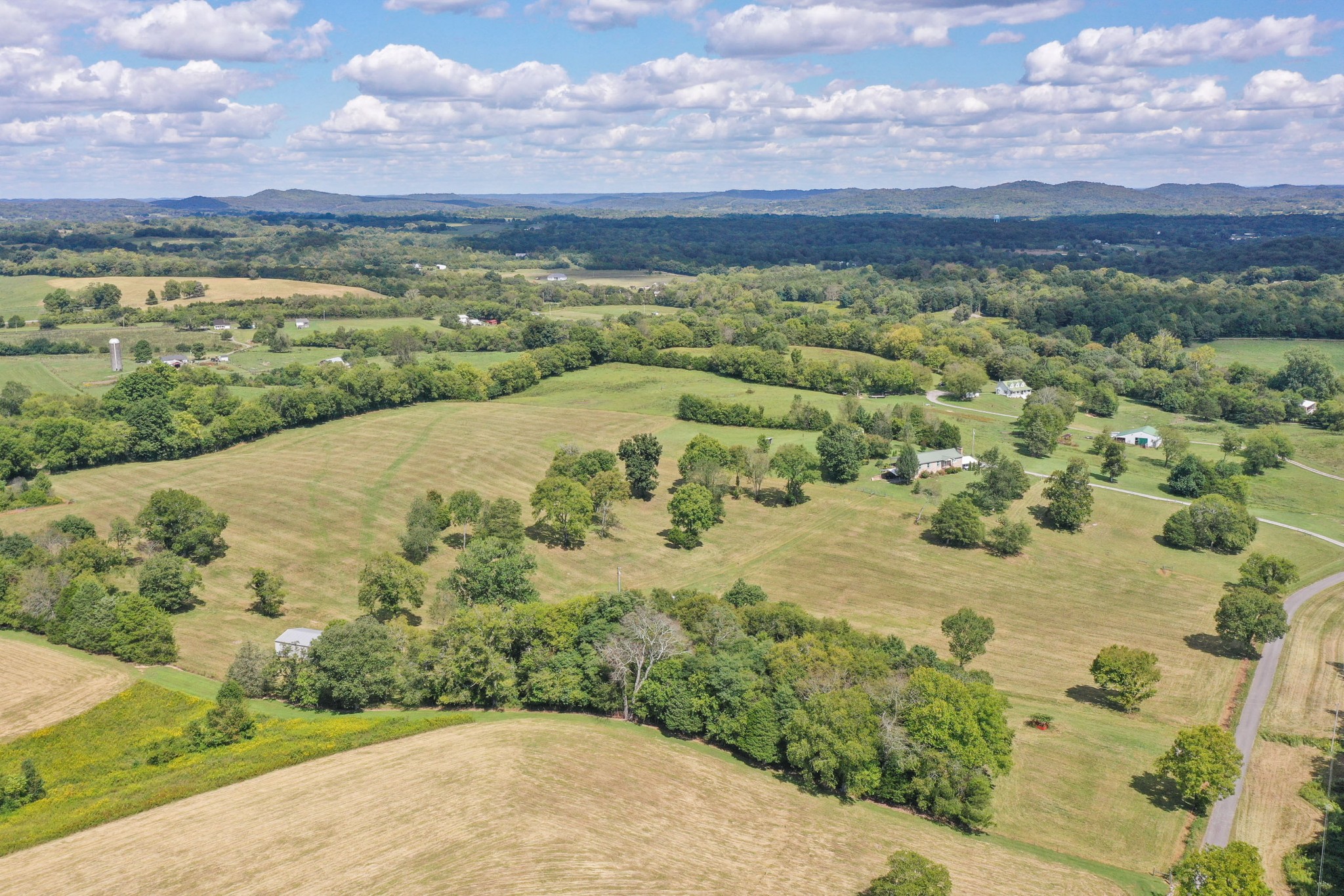 581 County Line Road Watertown, TN 37184 - Photo 1 of 2 a view of a city