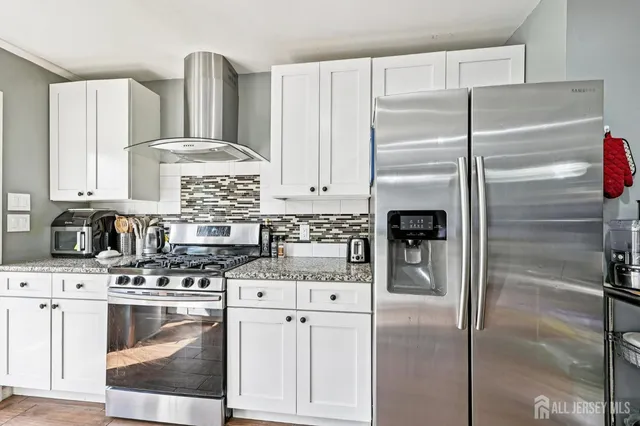 $629,000 | 16 Kerschner Lane, East Brunswick, NJ 08816