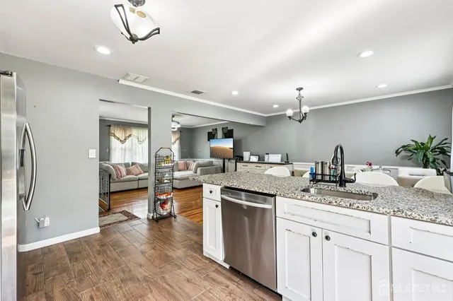 $629,000 | 16 Kerschner Lane, East Brunswick, NJ 08816