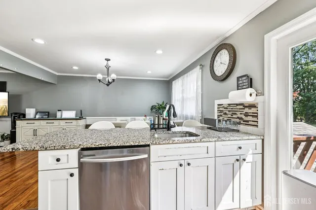 $629,000 | 16 Kerschner Lane, East Brunswick, NJ 08816