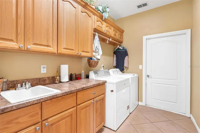 $399,000 | 81 Twin Lake Circle, Umatilla, FL 32784