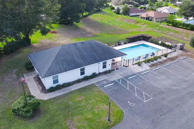 $399,000 | 81 Twin Lake Circle, Umatilla, FL 32784