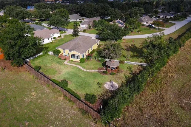 $399,000 | 81 Twin Lake Circle, Umatilla, FL 32784