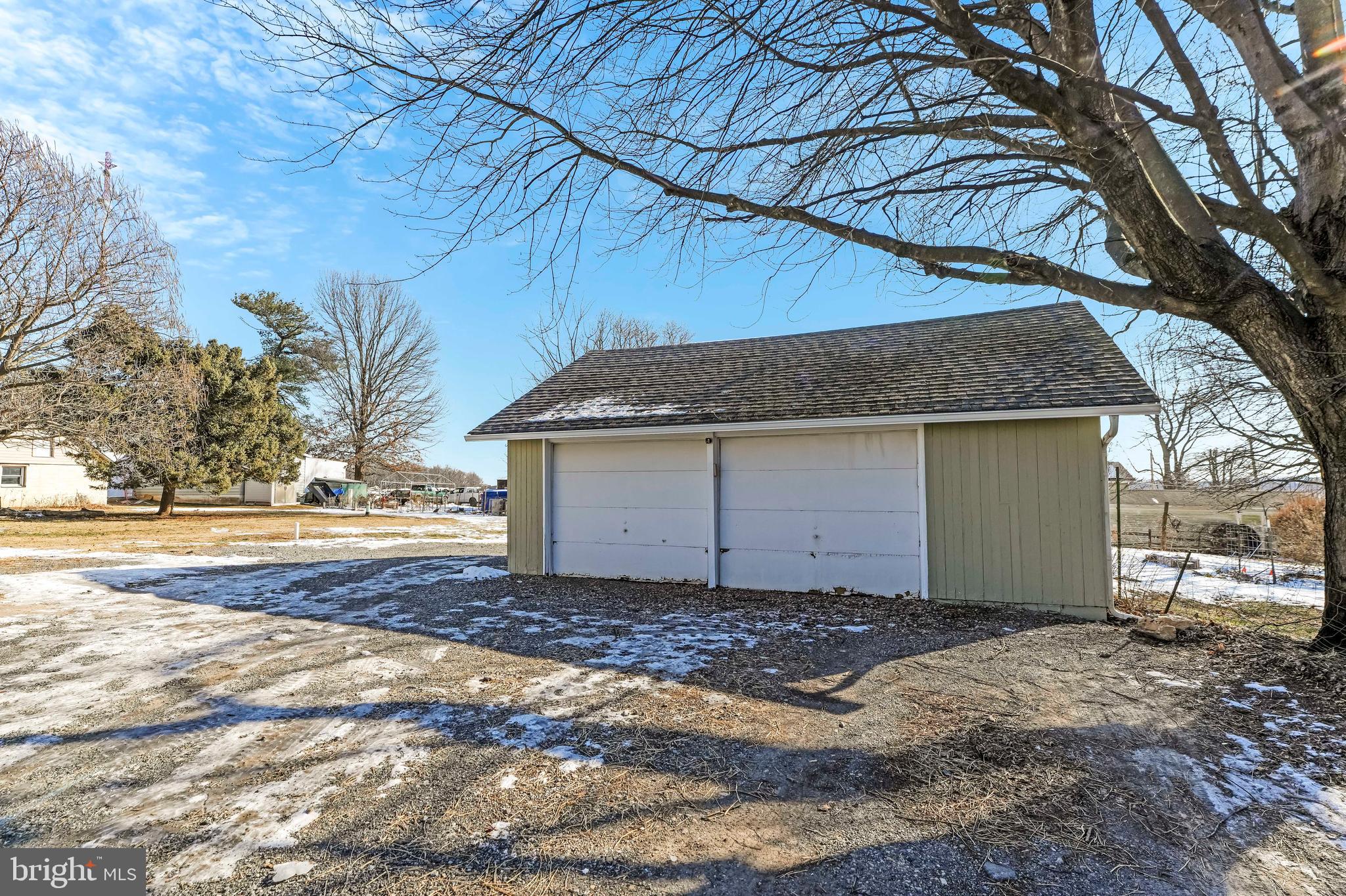 200 Limestone Road Oxford, PA 19363 - Photo 3 of 29 Detached 2 car garage