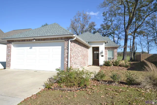 $309,500 | 13126 Cedar Pointe Drive, St. Francisville, LA 70775