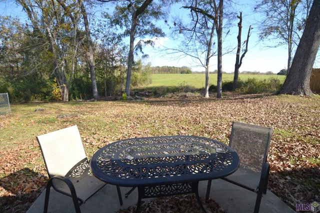 $309,500 | 13126 Cedar Pointe Drive, St. Francisville, LA 70775