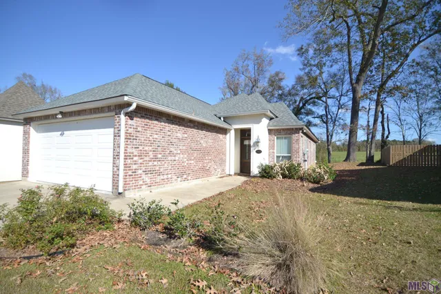$309,500 | 13126 Cedar Pointe Drive, St. Francisville, LA 70775