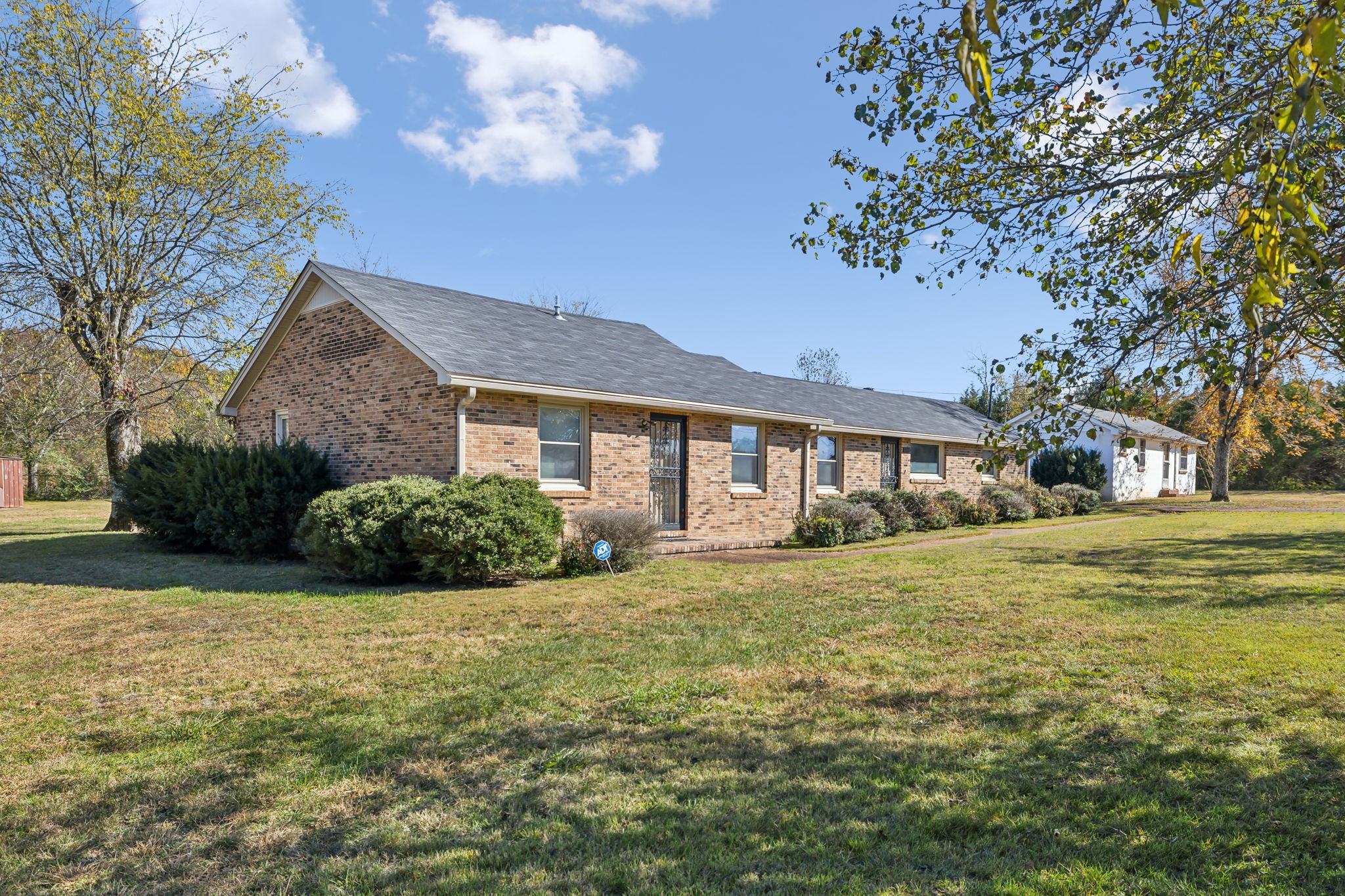 1905 Hunter Road Lewisburg, TN 37091 - Photo 1 of 37 Gallery Image 1