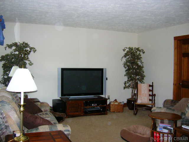 8102 Spring Hill Farm Road East Gloucester, VA 23061 - Photo 5 of 31