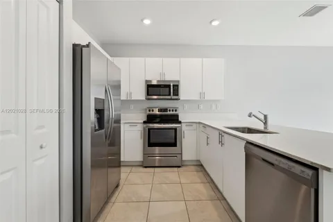 $389,900 | 28625 Southwest 132nd Court, Homestead, FL 33033