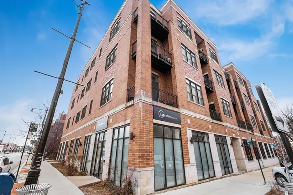 $425,000 | 4755 North Washtenaw Avenue, Unit 305, Chicago, IL 60625