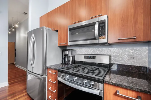 $425,000 | 4755 North Washtenaw Avenue, Unit 305, Chicago, IL 60625