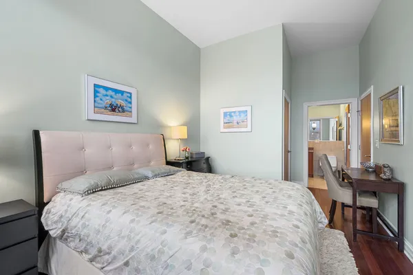 $425,000 | 4755 North Washtenaw Avenue, Unit 305, Chicago, IL 60625