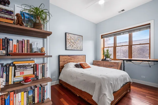$425,000 | 4755 North Washtenaw Avenue, Unit 305, Chicago, IL 60625