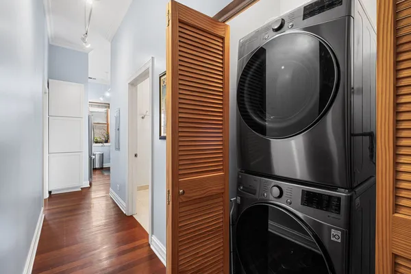 $425,000 | 4755 North Washtenaw Avenue, Unit 305, Chicago, IL 60625