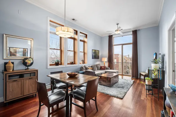 $425,000 | 4755 North Washtenaw Avenue, Unit 305, Chicago, IL 60625