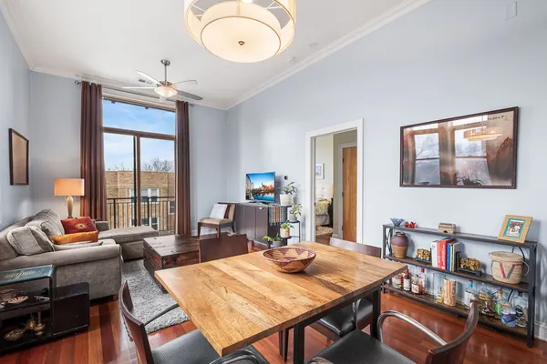$425,000 | 4755 North Washtenaw Avenue, Unit 305, Chicago, IL 60625