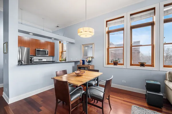 $425,000 | 4755 North Washtenaw Avenue, Unit 305, Chicago, IL 60625
