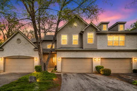 $334,999 | 2833 Granite Court, Crystal Lake, IL 60012