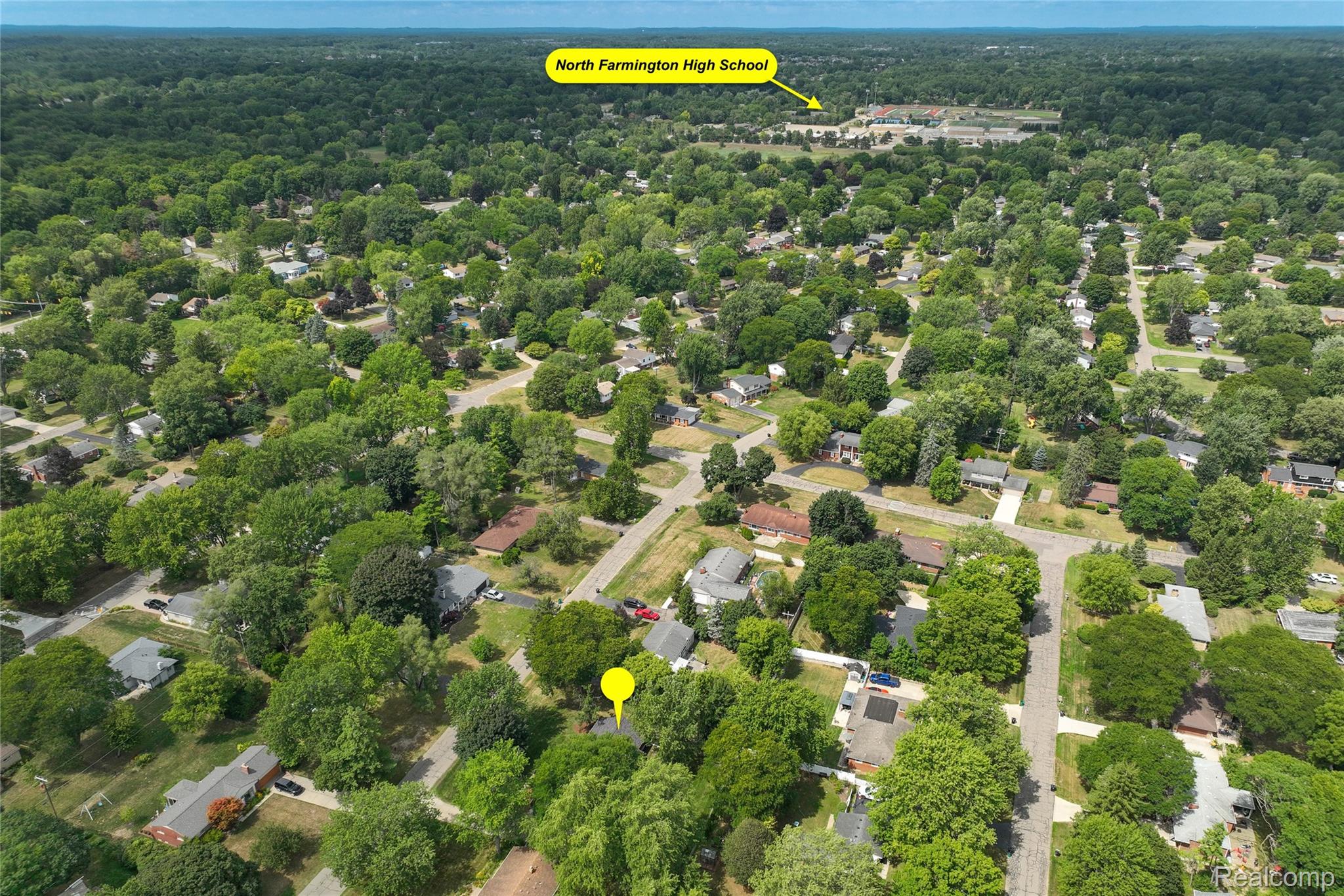 28432 Westerleigh Road Farmington, MI 48334 - Photo 48 of 49 Looking north toward 13 Mile and North Farmington High School