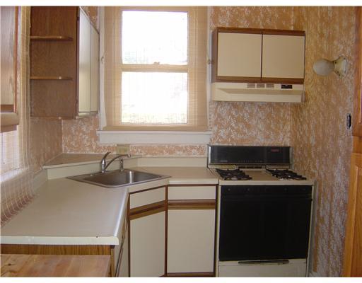 254 Adams Street Rochester, PA 15074 - Photo 6 of 18 Kitchen.