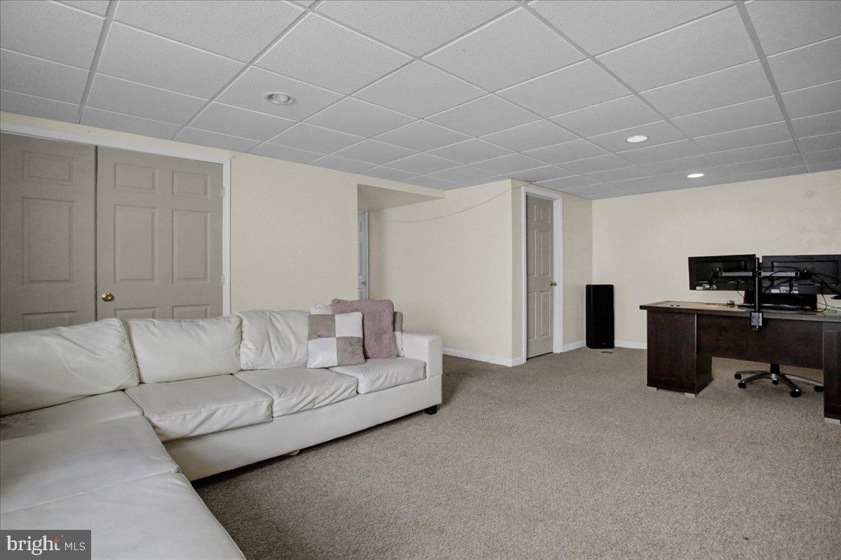 1024 Ithaca Street Reading, PA 19605 - Photo 7 of 41