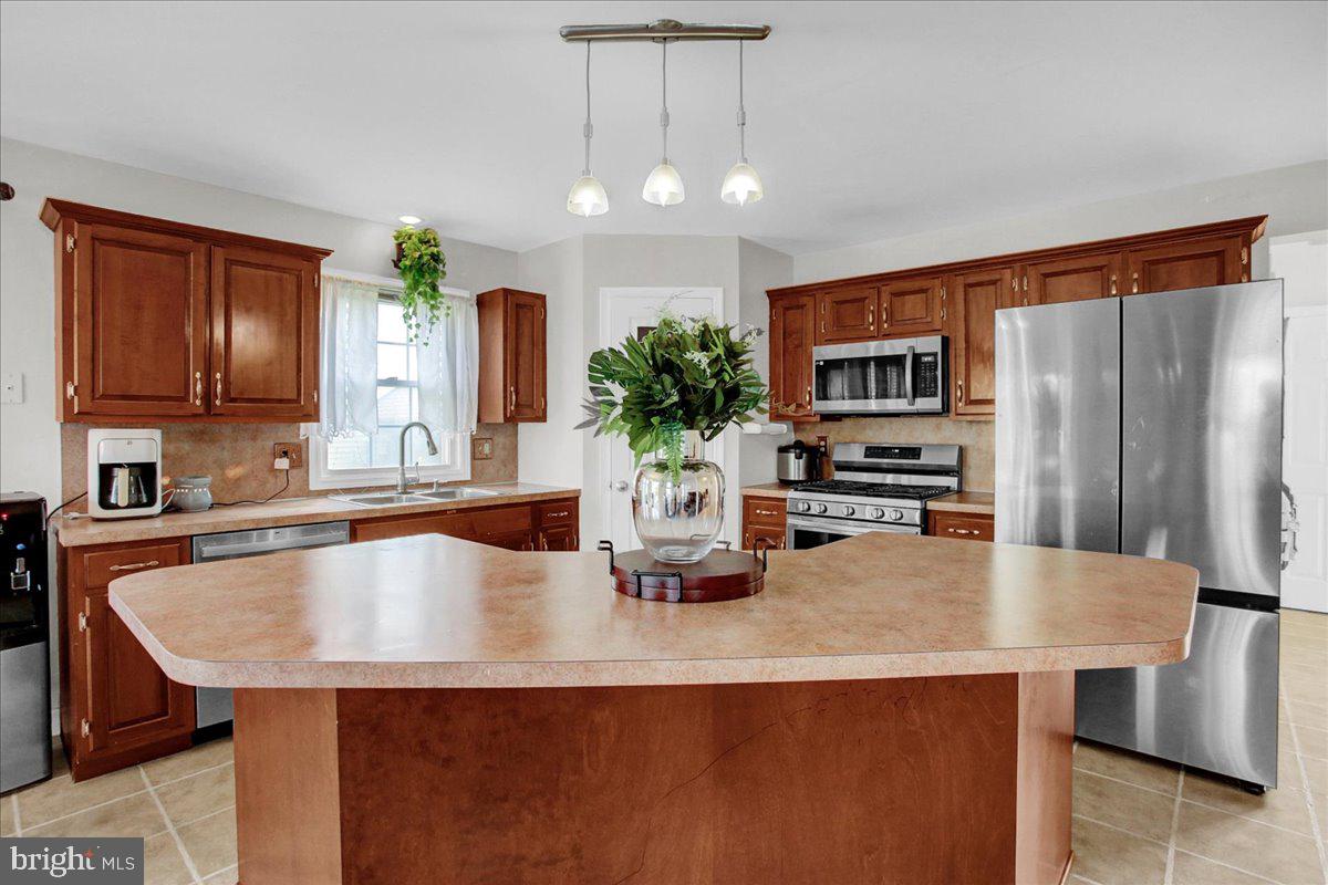 1024 Ithaca Street Reading, PA 19605 - Photo 8 of 41