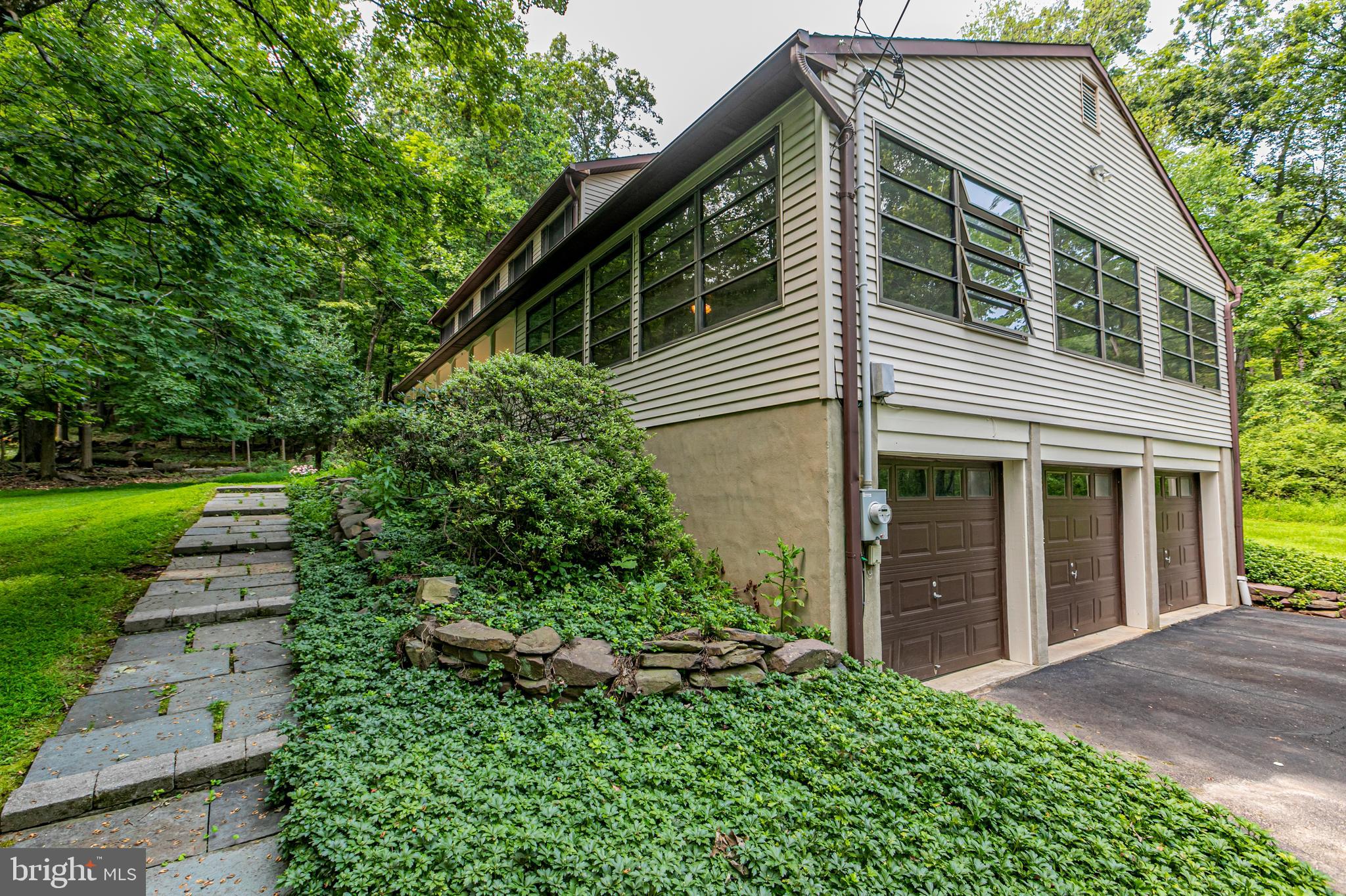 262 Dutchtown Road Belle Mead, NJ 08502 - Photo 3 of 27 Gallery Image 3