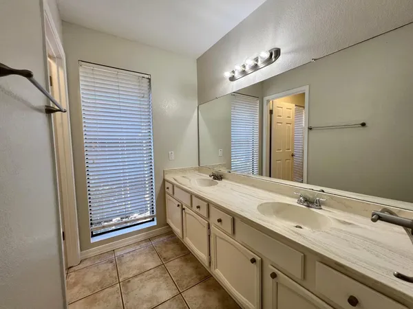 $2,449 | 1762 West Isleta Avenue, Mesa, AZ 85202