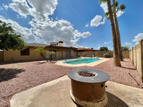$2,449 | 1762 West Isleta Avenue, Mesa, AZ 85202