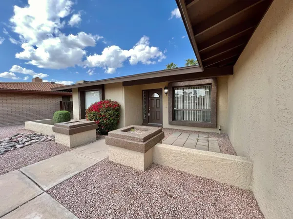 $2,449 | 1762 West Isleta Avenue, Mesa, AZ 85202