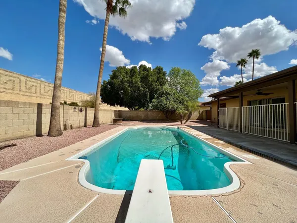 $2,449 | 1762 West Isleta Avenue, Mesa, AZ 85202