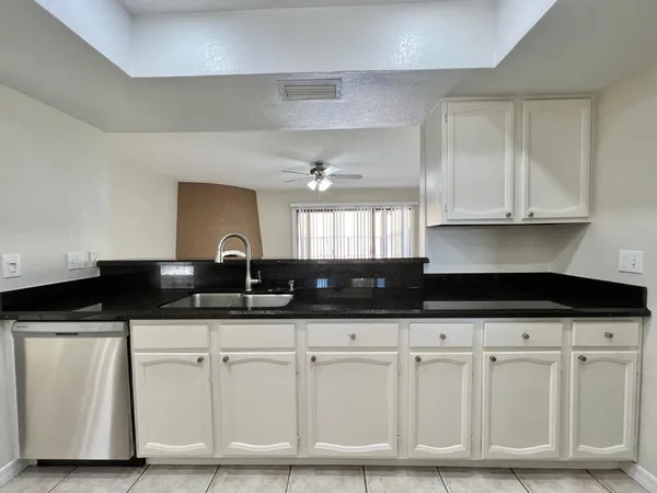 $2,449 | 1762 West Isleta Avenue, Mesa, AZ 85202