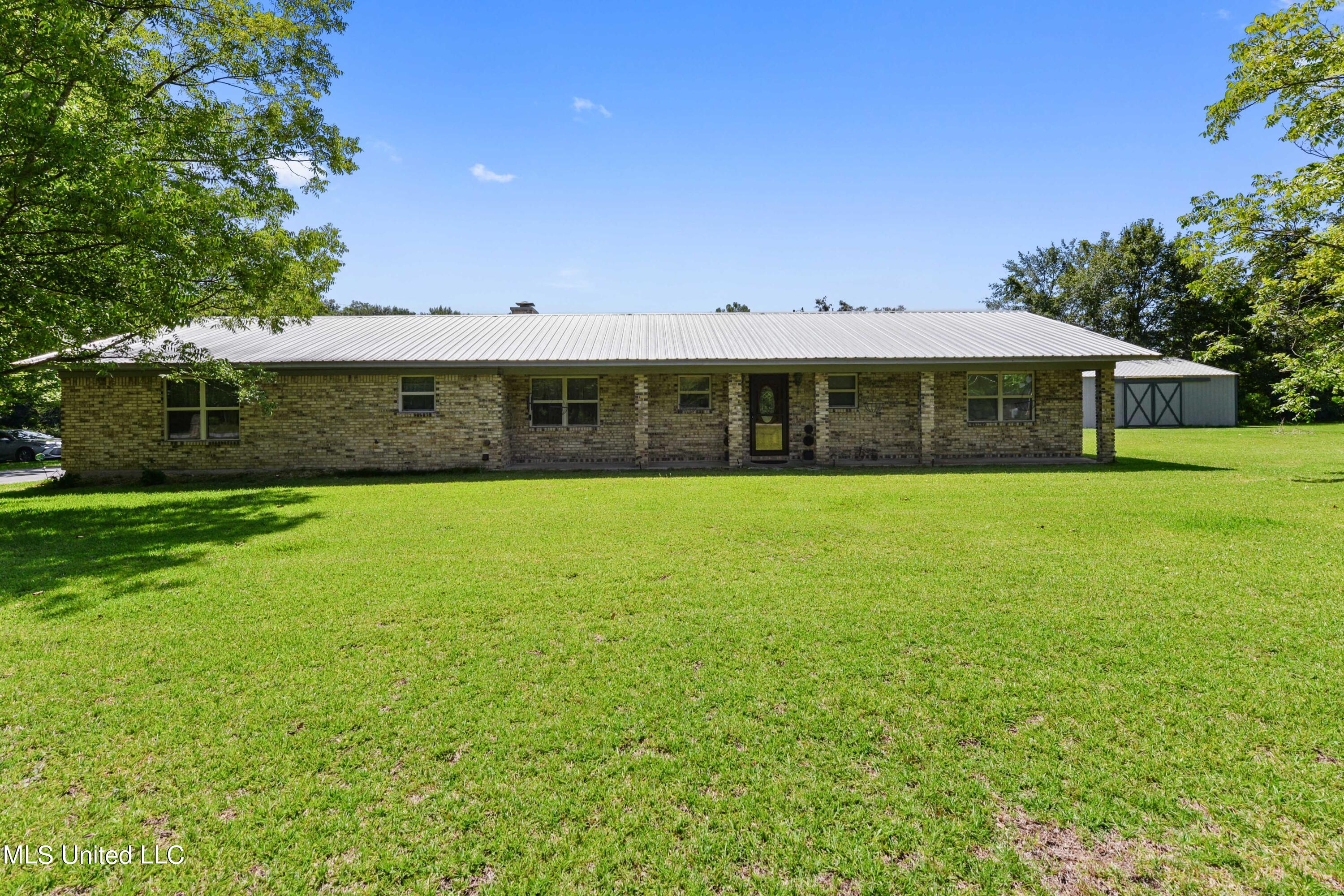 19408 Baria Road Moss Point, MS 39562 - Photo 1 of 40 001
