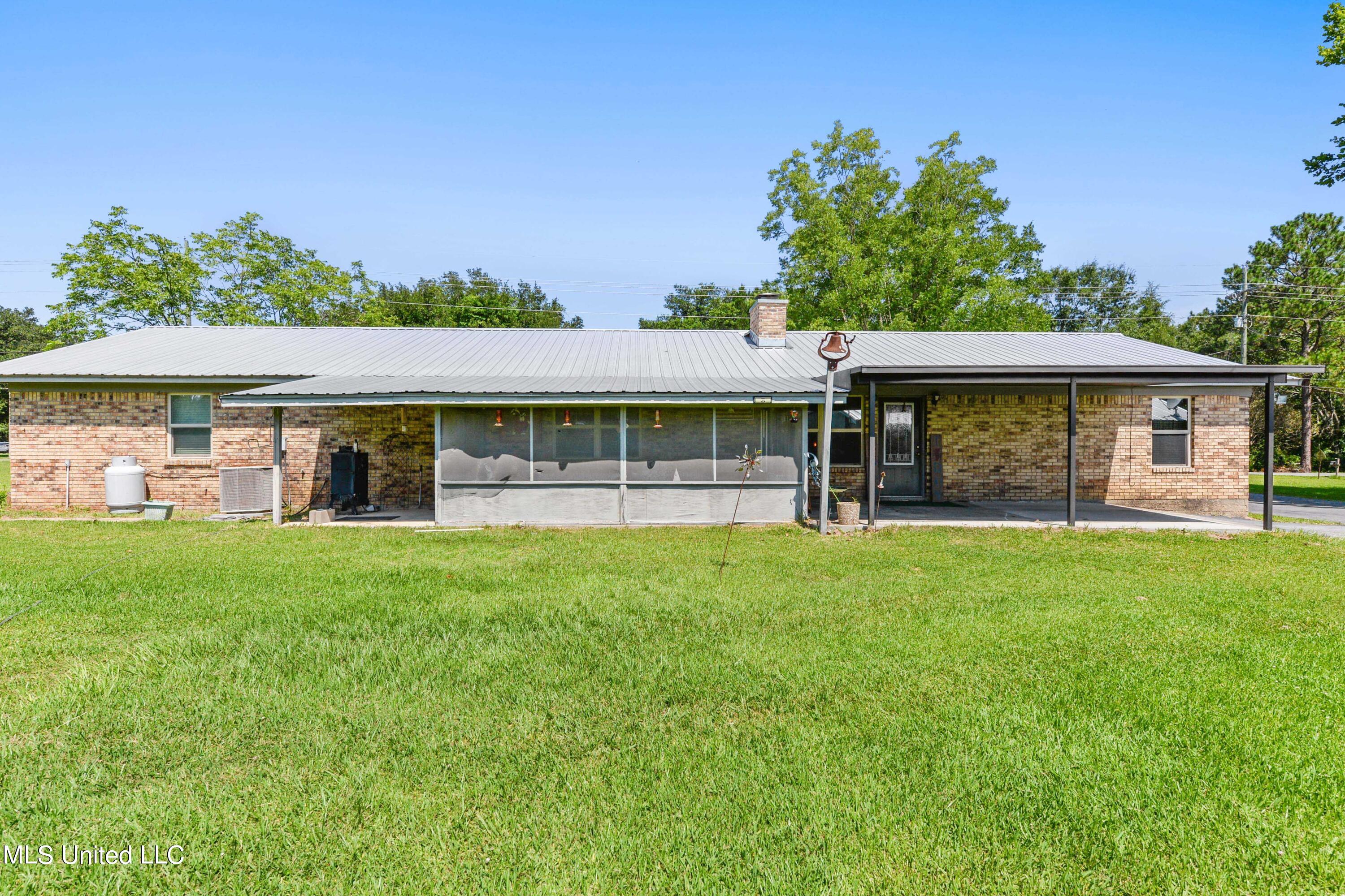 19408 Baria Road Moss Point, MS 39562 - Photo 24 of 40 024