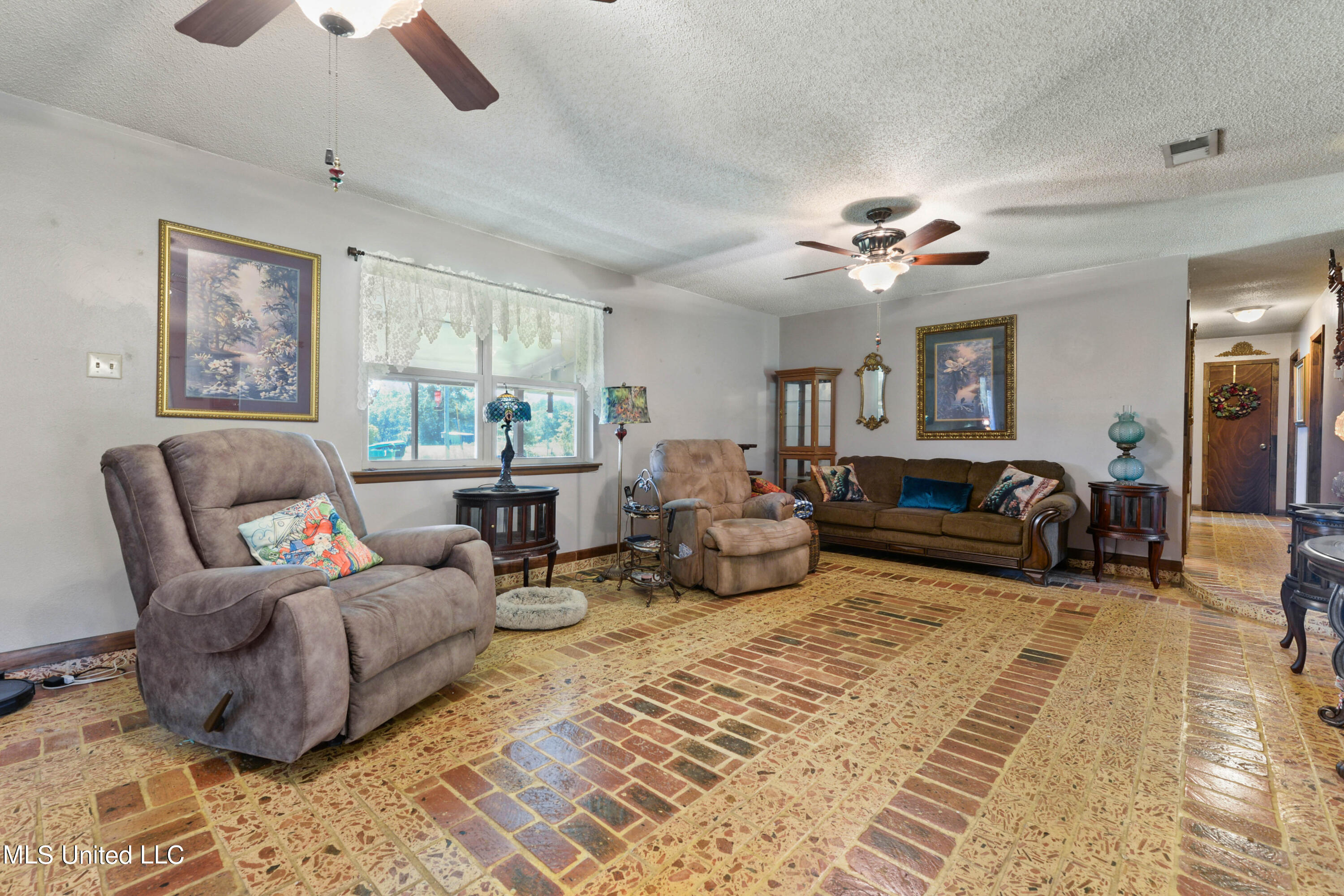 19408 Baria Road Moss Point, MS 39562 - Photo 3 of 40 003