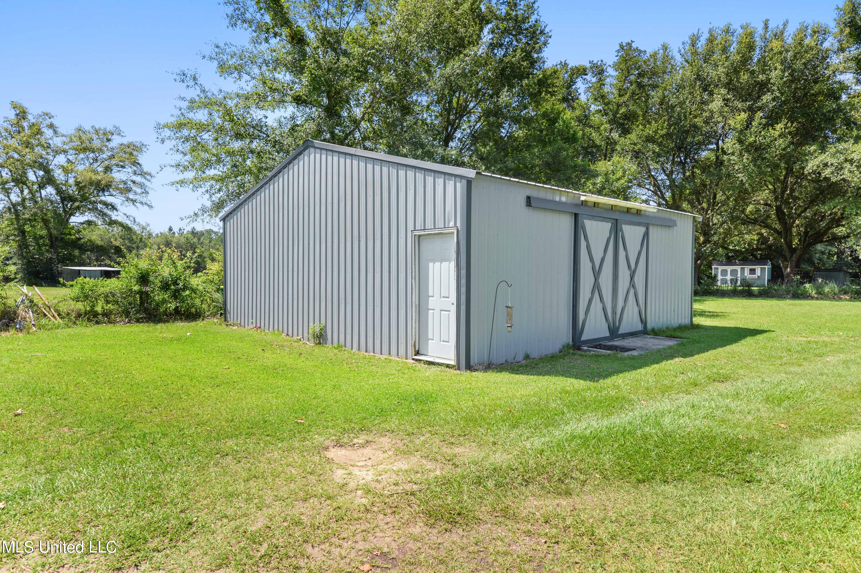 19408 Baria Road Moss Point, MS 39562 - Photo 37 of 40 037