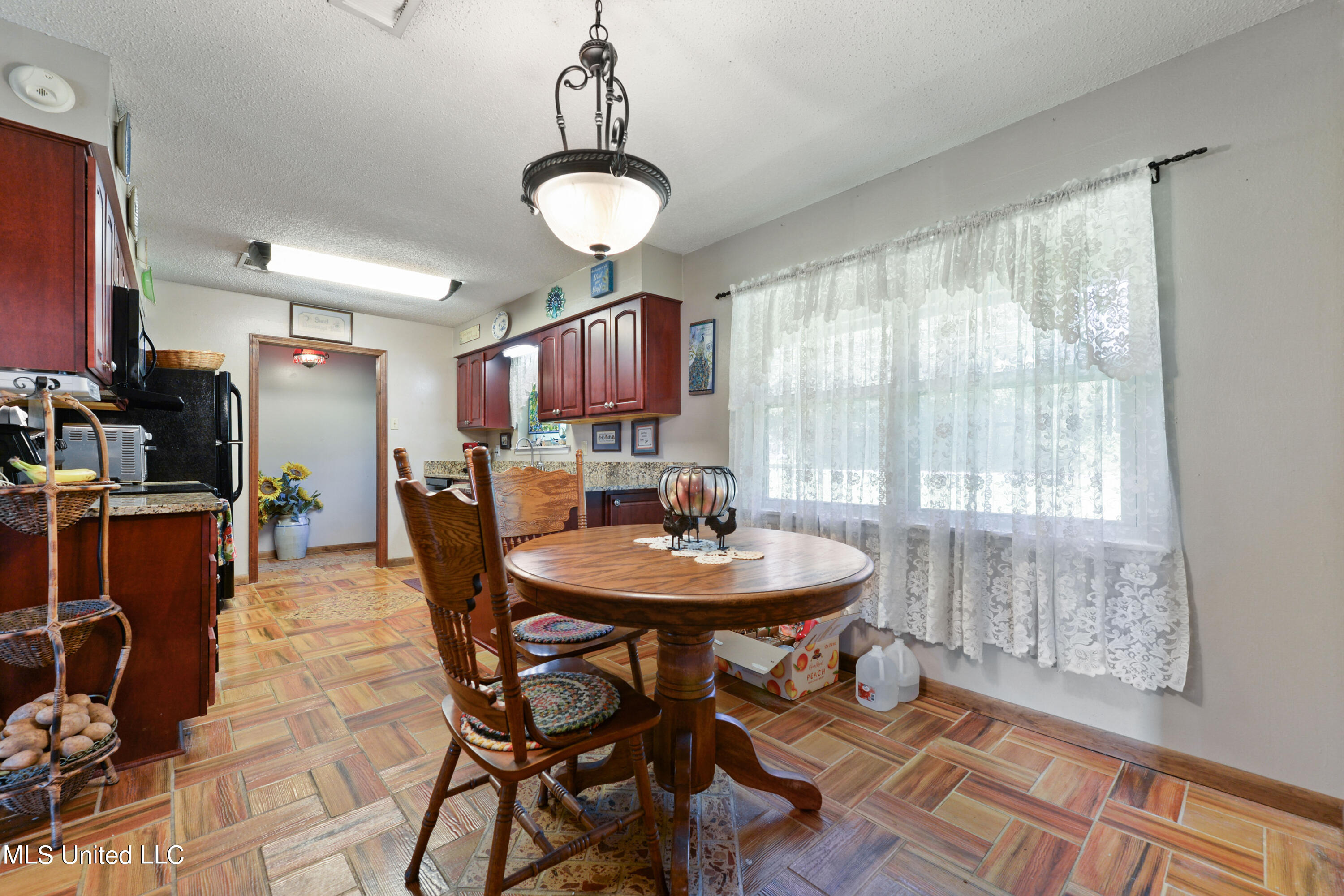 19408 Baria Road Moss Point, MS 39562 - Photo 7 of 40 007