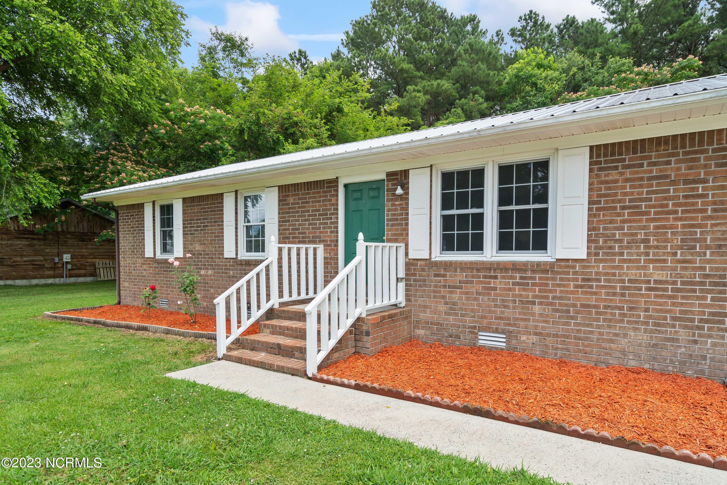 533 West Grantham Road New Bern, NC 28562 - Photo 5 of 33 5