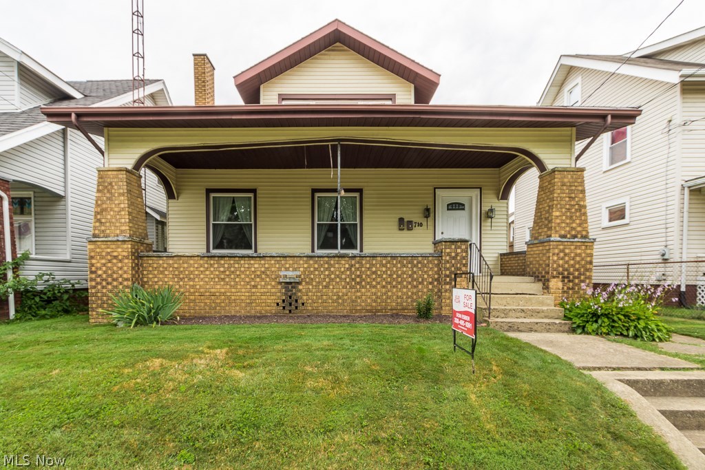 710 Clarendon Avenue Northwest Canton, OH 44708 - Photo 1 of 19