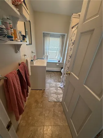 $2,700 | 9 Narragansett Avenue, Unit 3, Newport, RI 02840