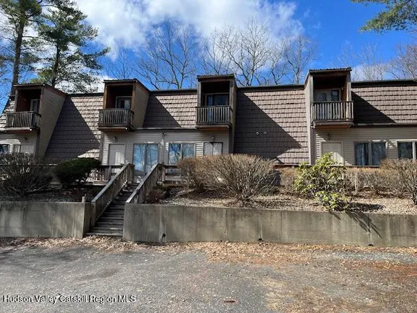 $1,750 | 490 Glasco Turnpike, Unit 2, Saugerties, NY 12477