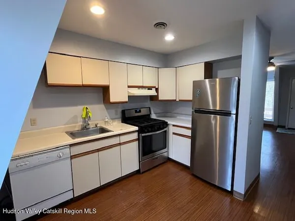 $1,750 | 490 Glasco Turnpike, Unit 2, Saugerties, NY 12477