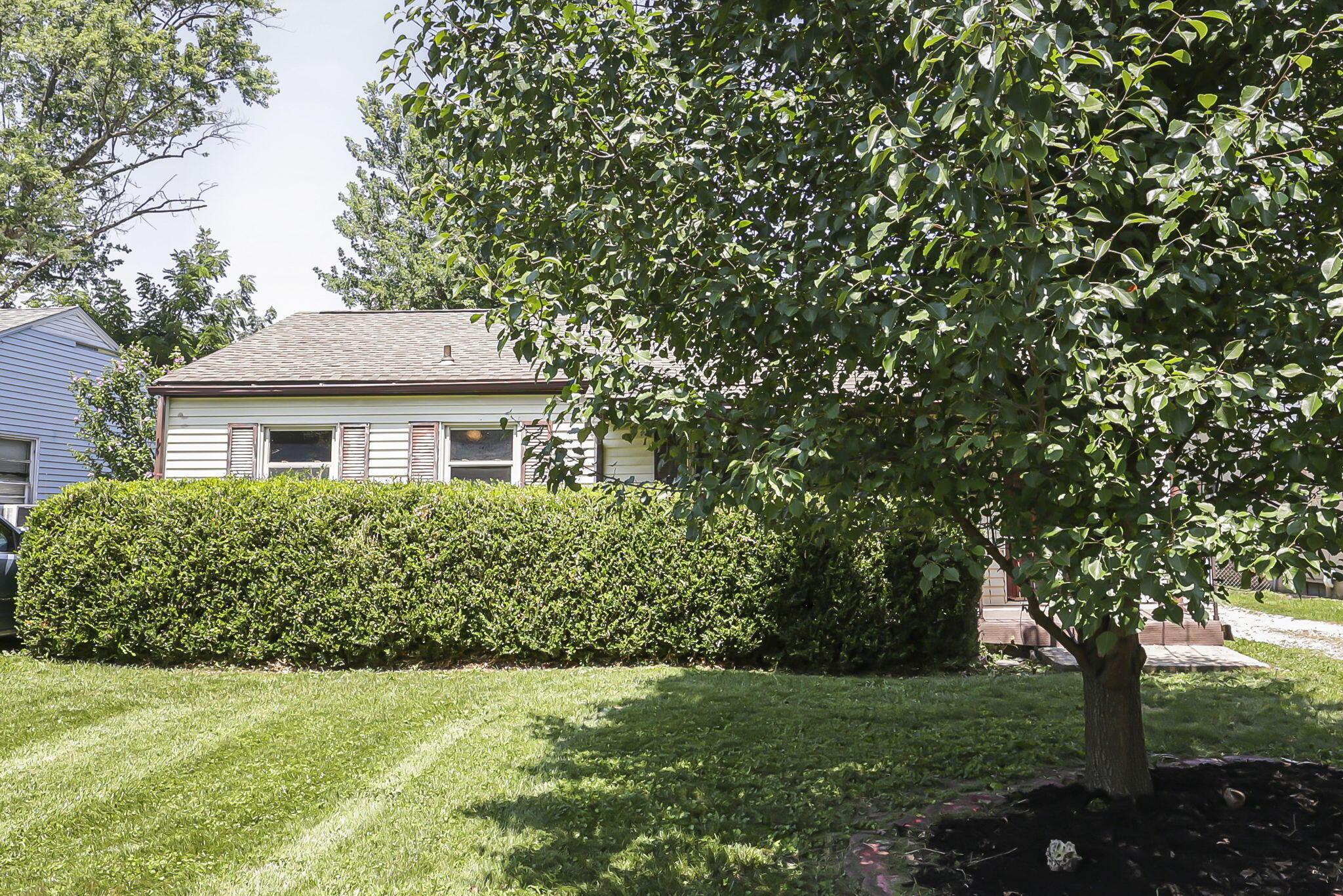 1728 East Cooke Road Columbus, OH 43224 - Photo 6 of 49 6-web-or-mls-0N4A7403 - Copy