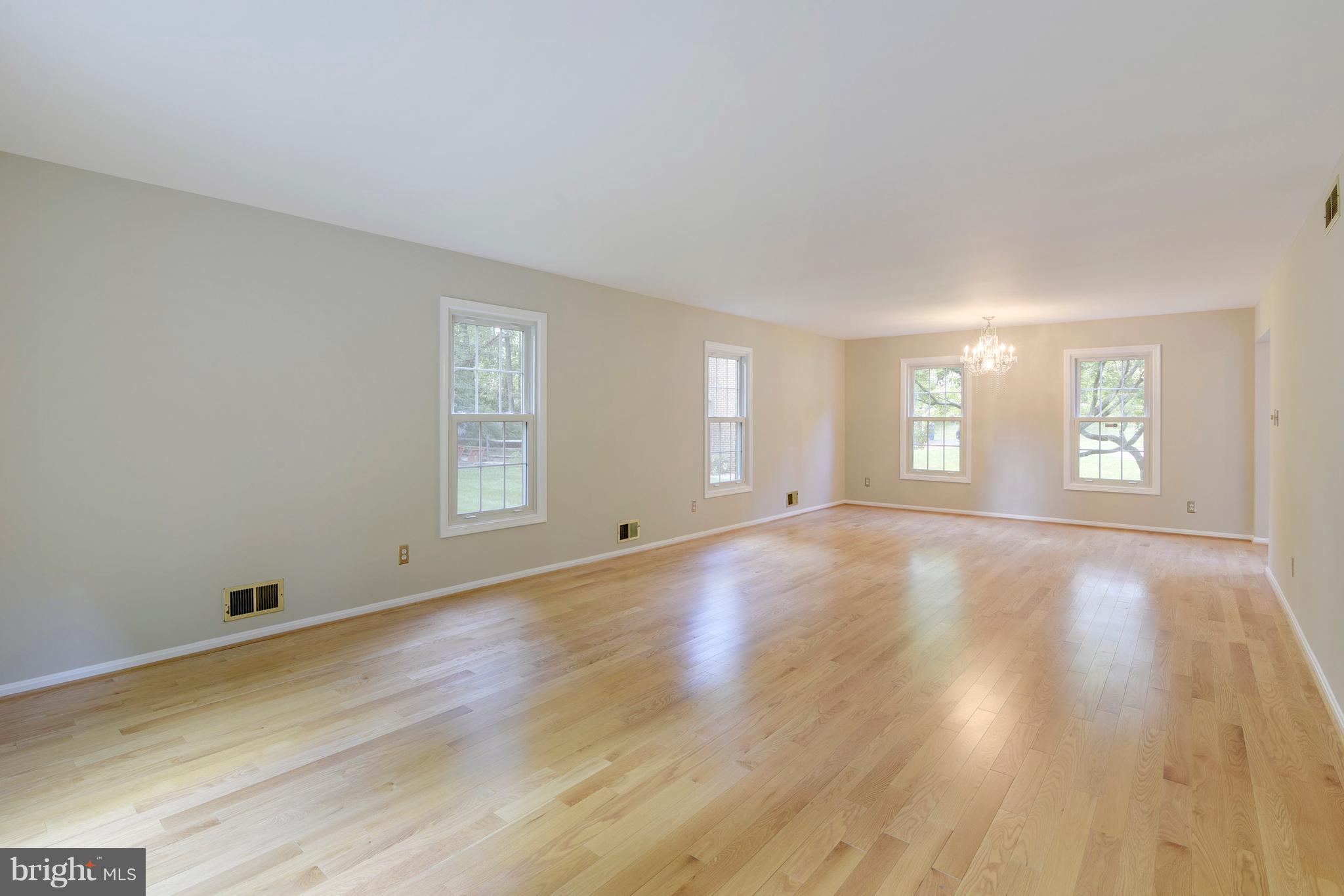 11797 Grey Birch Place Reston, VA 20191 - Photo 8 of 30 Living Room
