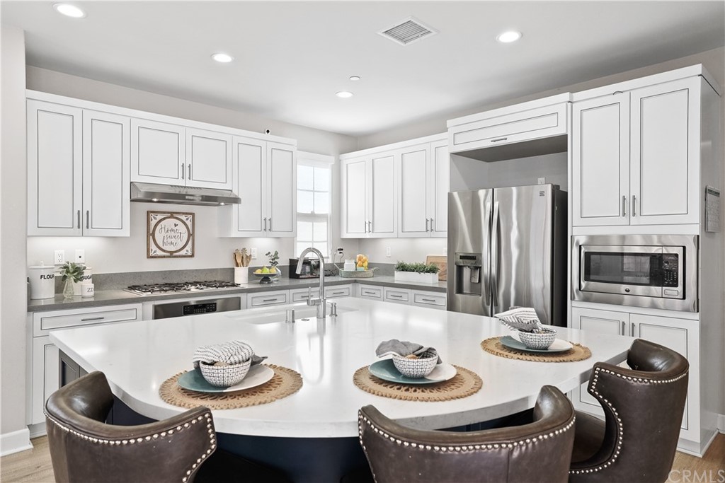 26 Lilac Lake Forest, CA 92630 - Photo 5 of 52