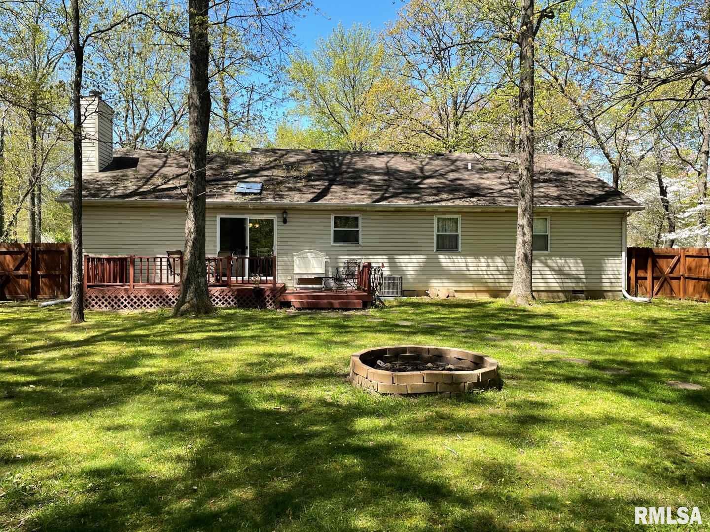 1820 Calico Road Marion, IL 62959 - Photo 2 of 22