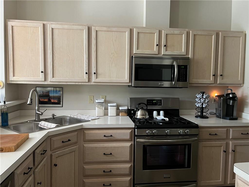 56 Stone Ridge Boulevard Hermitage, PA 16148 - Photo 9 of 24 Gallery Image 9
