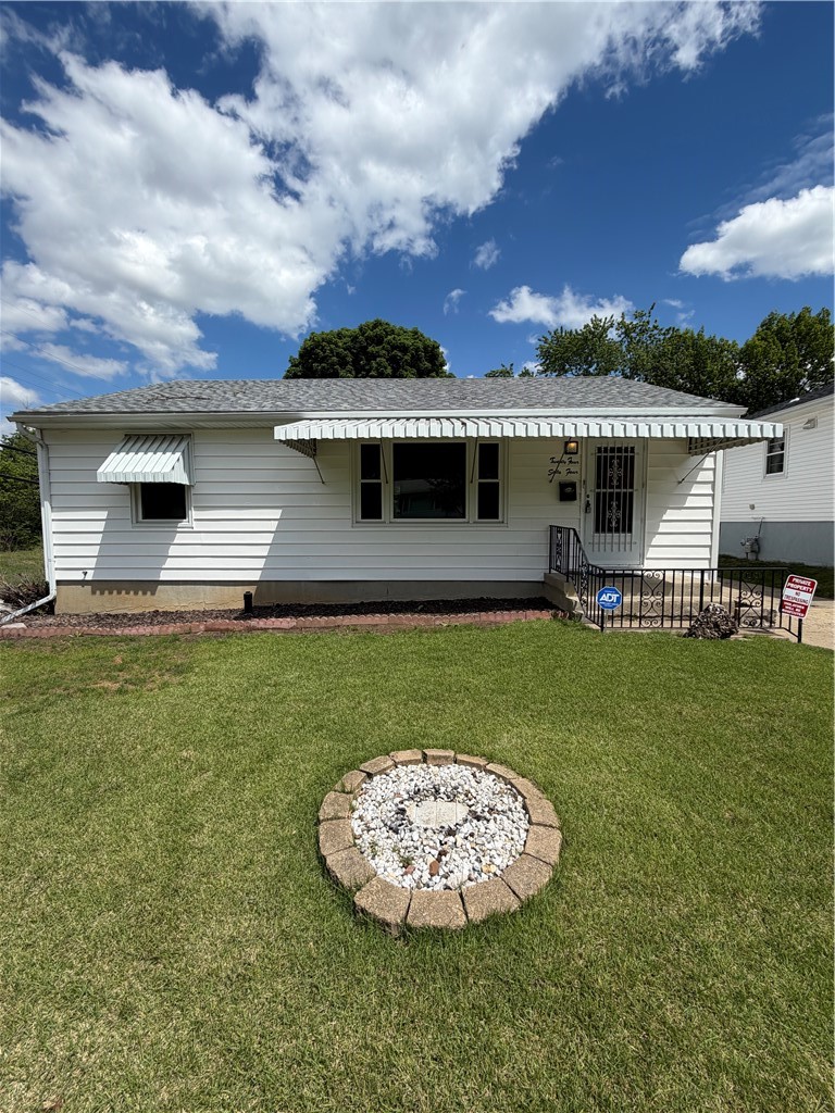 2464 North Maple Avenue Decatur, IL 62526 - Photo 2 of 27